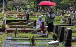 Tradisi Ziarah Kubur saat Idul Fitri 1444 H