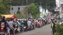 Antrean Kendaraan Wisatawan Mengular Panjang di Jalur Wisata Guci Tegal