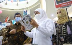 Hari Buku Sedunia, Gubernur Khofifah Dorong Peningkatan Minat Baca untuk Tangkal Hoaks 
