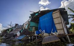 Korban Kapal Tongkang Tabrak Rumah Tuntut Ganti Rugi