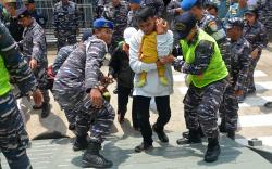 263 Warga Balik ke Jakarta dengan Kapal Perang dari Semarang