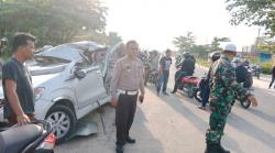 Avanza Tabrak Truk Parkir di Kampar, 3 Tewas dan 2 Luka Berat<