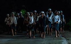 Foto Warga Suku Badui Dalam Jalan 160 Kilometer Tanpa Alas Kaki