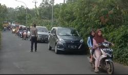 Puncak Libur Lebaran, Arus Kendaraan di Jalur Wisata Guci Mengular 4 Kilometer
