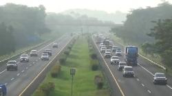 Mobil Pribadi Padati Tol Cipali Km 78, One Way Masih Diberlakukan ke Arah Jakarta<