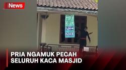 Detik-Detik Pria Ngamuk Pecah Seluruh Kaca Masjid dengan Parang di Sukabumi