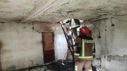 Kebakaran di Garut, Rumah Semi Permanen 2 Lantai Hangus Tak Bersisa<