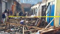 Pasar Salak Cineam Tasikmalaya Terbakar Hebat, 22 Kios Rata dengan Tanah<