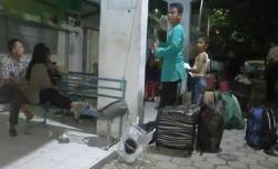 Cerita Sedih Penumpang Telantar 11 Jam di Terminal Purwodadi akibat Bus Terlambat Datang