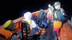 Perahu Patah Kemudi, 5 Nelayan Diselamatkan Basarnas Maumere usai Terombang-ambing<