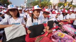 Hardiknas, Ribuan Pelajar di Madiun Dapat Laptop Gratis