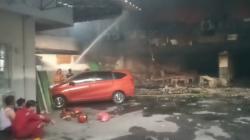 Malang Plaza Kebakaran, 4 Pemadam sempat Terjebak Kobaran Api Dilarikan ke Rumah Sakit