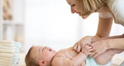 Penting, Para Ibu Wajib Tahu Cara Atasi Ruam dan Iritasi Kulit Bayi
