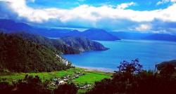 Pesona Danau Paniai di Papua, Wisatawan Berkunjung Wajib Cicipi Udang Selingkuh!