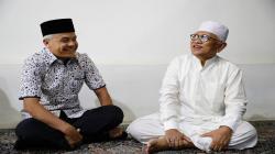 Ganjar Pranowo Silaturahmi ke Rembang Temui Gus Mus<