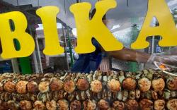 Mencicipi Kue Bika Bakar Jajanan Khas Sumatera Barat
