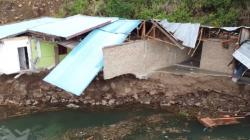 Longsor di Samosir, 3 Rumah hingga 2 Mobil Tenggelam ke Danau Toba