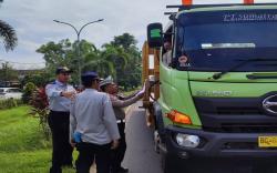 Picu Kemacetan, Truk dan Tronton Dilarang Masuk Palembang di Siang Hari