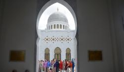 4 Juta Wisatawan Kunjungi Jateng saat Libur Lebaran, Masjid Sheikh Zayed Solo Paling Ramai