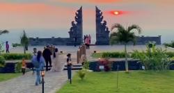 Indahnya Puncak Jowin, Tulungagung Rasa Bali dengan Pemandangan Hamparan Awan