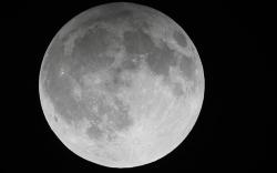 Foto Gerhana Bulan Penumbra Terlihat Jelas di Langit Banda Aceh