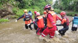 Petugas Survei Jembatan yang Terseret Arus Sungai Cimahi Sukabumi Ditemukan Tewas