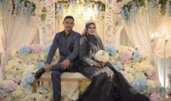 So Sweet, Beda Usia 26 Tahun Guru Perempuan Ini Nikah dengan Muridnya