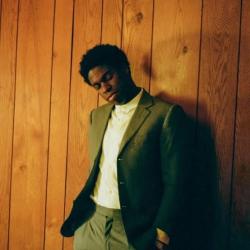 Lirik Lagu Hold Me Down - Daniel Caesar dan Terjemahan