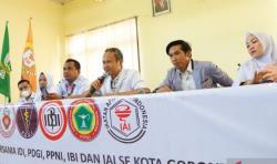 5 Organisasi Tenaga Medis di Gorontalo Gelar Aksi Damai Tolak RUU Kesehatan<