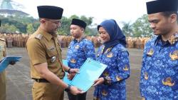 209 Pegawai di KBB Diangkat Jadi CPNS dan PPPK, Bupati Hengki Pesan Ini <