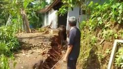 4 Rumah Warga Desa Saguling Ciamis Rusak Parah akibat Pergerakan Tanah