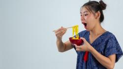 Hadits Larangan Makan dan Minum Sambil Berdiri<