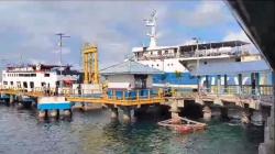 Terekam Video, Detik-Detik Kapal Fery Hantam Dermaga ASDP Bastiong Ternate hingga Roboh