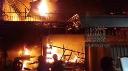 Rumah di Ancol Terbakar, 17 Mobil Damkar Diterjunkan Padamkan Api