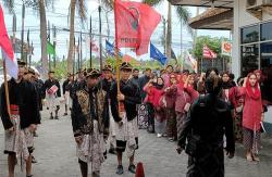 Dikawal Bregada Binangun, PDIP Jadi Parpol Pertama yang Daftarkan Bacaleg di KPU Kulonprogo <