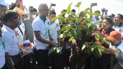 Peringati Hari Bumi di Cilacap, Ganjar Tanam Pohon di Lokasi Bekas Tambang