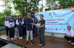 Peringati Dies Natalis ke-60, Perikanan UGM Tebar 6.000 Benih Ikan di Sleman dan Jogja<