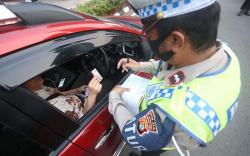Polisi Kembali Berlakukan Tilang Manual
