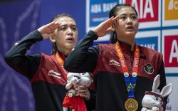 Pebulu Tangkis Ganda Putri Indonesia Teteskan Air Mata saat Merah Putih Berkibar