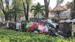 Ratusan Tukang Sampah Geruduk Kantor Bupati Sidoarjo, Minta Kenaikan Biaya Pengelolaan Batal