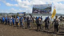 Ribuan Mangrove Ditanam di Pantai Karangsuci Cilacap 
