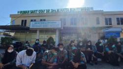 Gaji Telat dan THR Kurang, Pekerja Outsourcing Rumah Sakit Bukittinggi Mogok Kerja