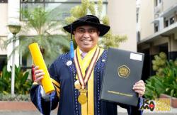 Sempat 2 Kali Gagal Masuk Unpad, Prakoso Kini Jadi Wisudawan Terbaik Program Doktor <