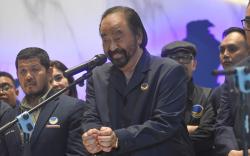 Ekspresi Surya Paloh saat Sekjen Partai NasDem Johnny G Plate Ditahan Kejagung