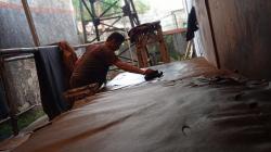 Industri Kulit di Garut Lesu gegara Impor Bahan Kimia dari Ukraina Tersendat