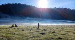 Indahnya Hidden Gem di Lombok, Ada Bukit Merese hingga Savana Dandaun yang Eksotis