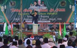 TGB Zainul Majdi Beri Ijazah Hadis Keberkahan pada Tabligh Akbar Lombok Utara