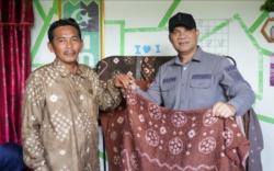 Kemenkumham Sumsel Serahkan 13 Sertifikat KIK, Pindang Meranjat hingga Bekasam<