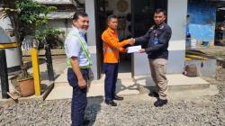 Cerita Rangga Penjaga Pelintasan KA Selamatkan Pedagang Asongan di Laswi Bandung<