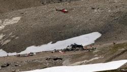 Pesawat Ringan Jatuh di Pegunungan, Pilot dan 2 Wisatawan Tewas